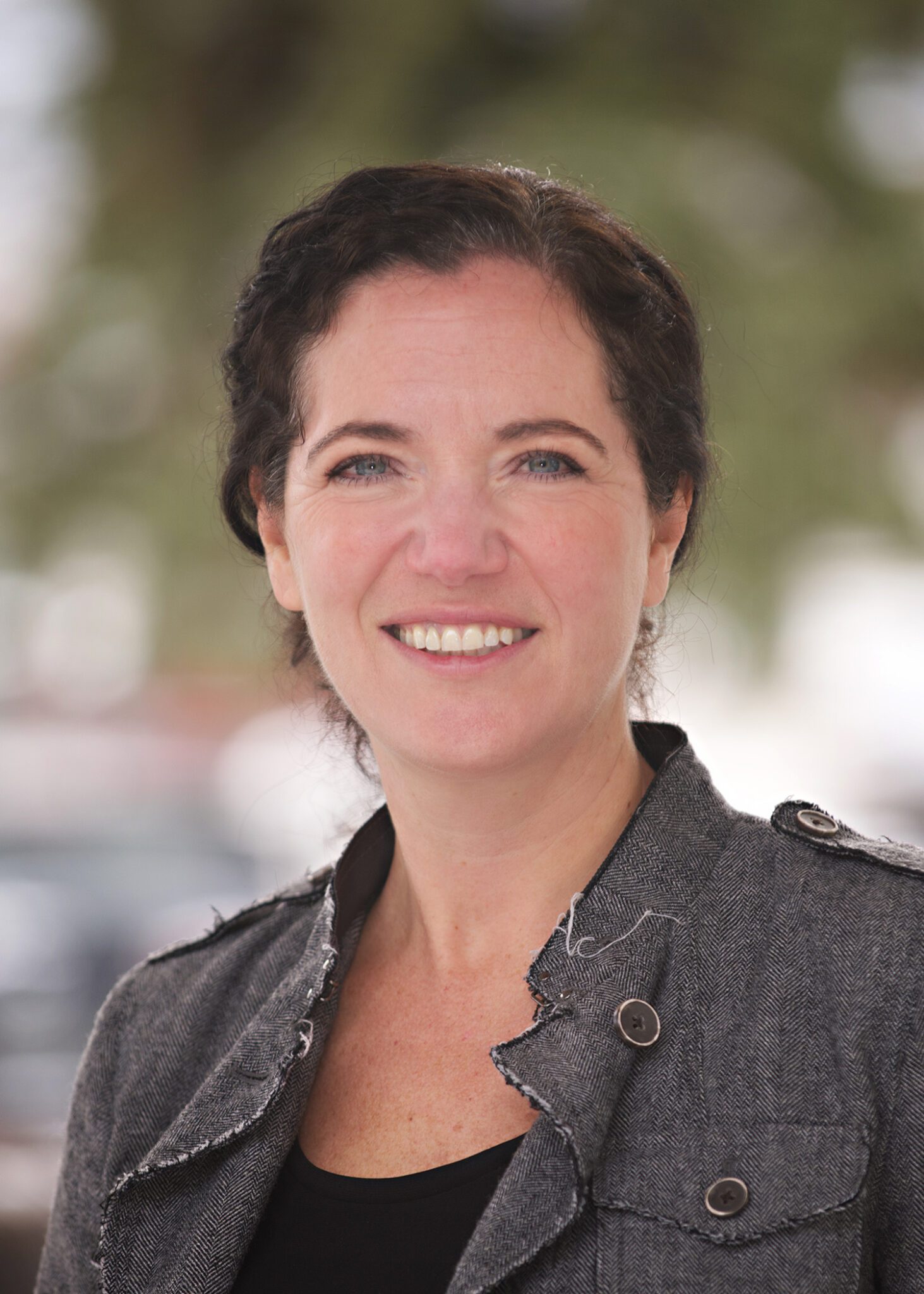 Dr Beth Pollock (5×7)